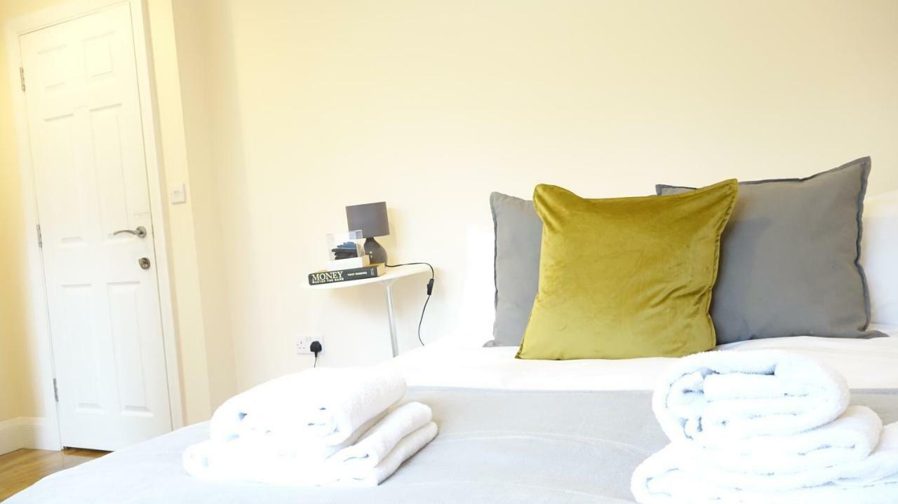 Heathrow Ensuite Rooms- Auto Check In Лондон Екстериор снимка