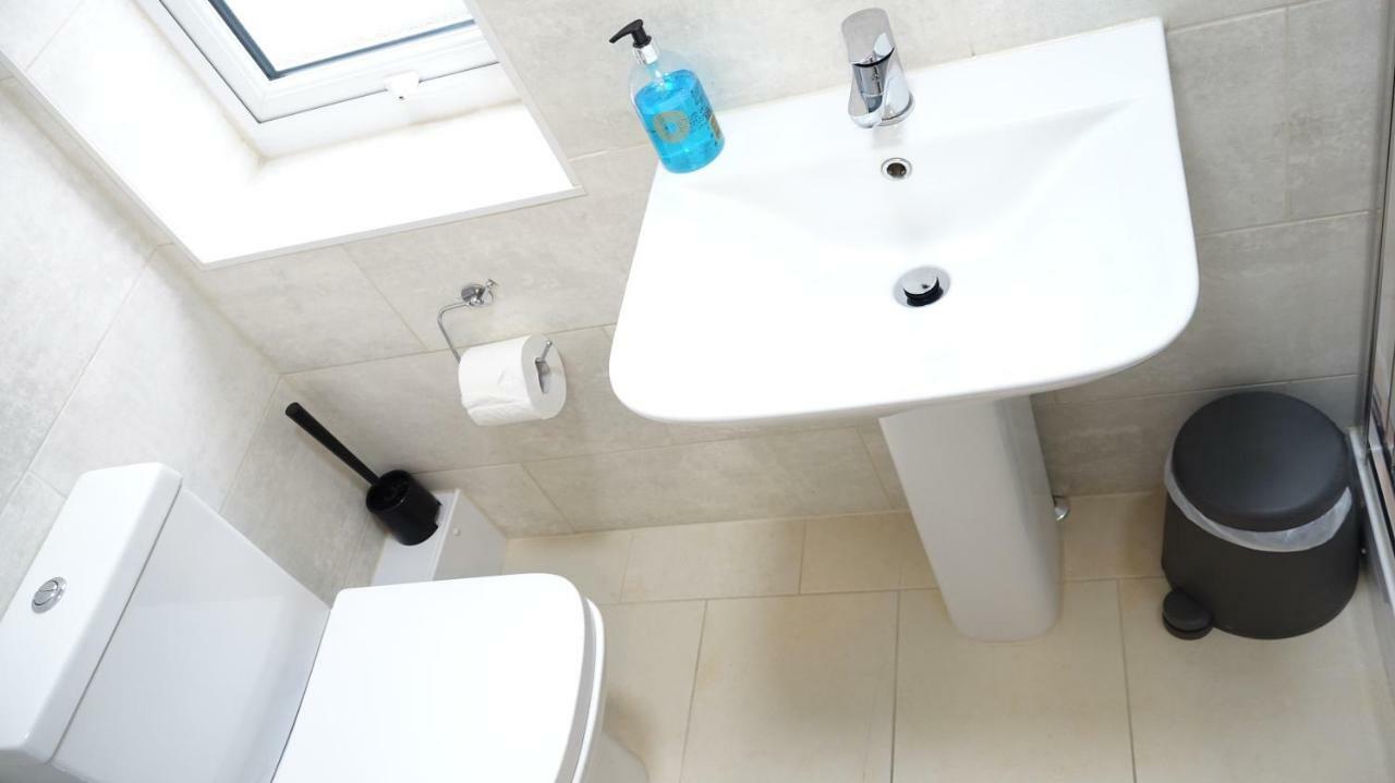 Heathrow Ensuite Rooms- Auto Check In Лондон Екстериор снимка