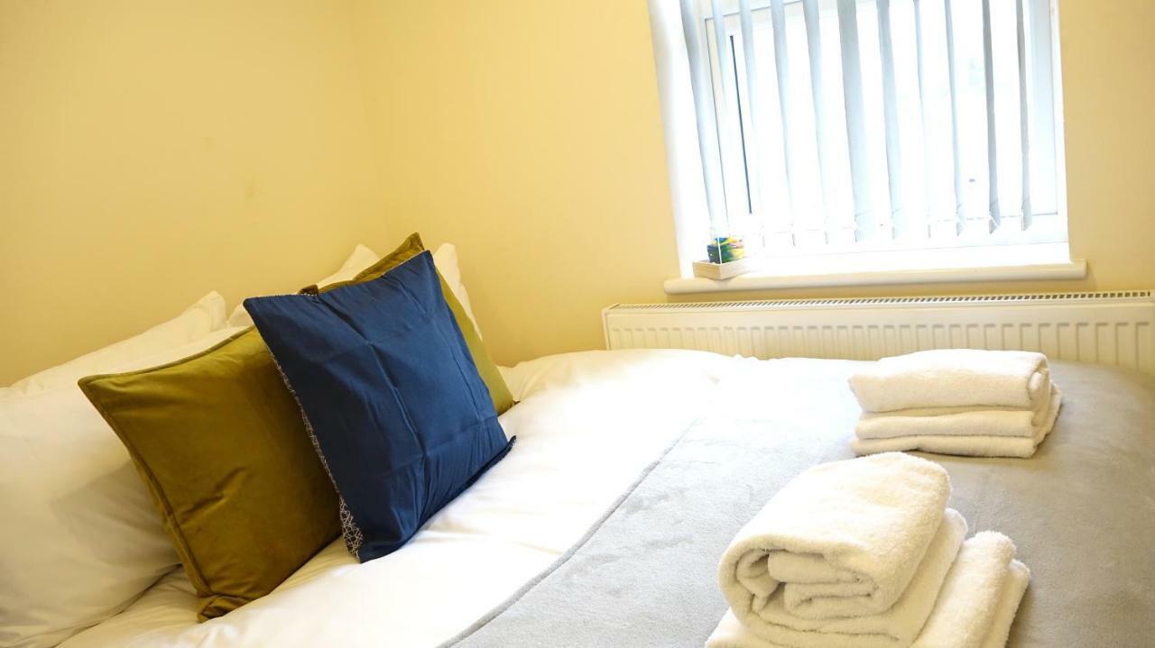 Heathrow Ensuite Rooms- Auto Check In Лондон Екстериор снимка