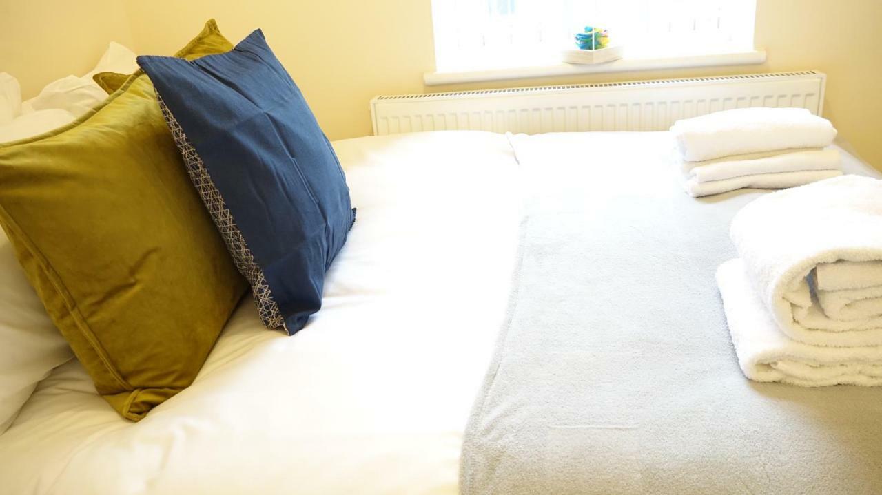Heathrow Ensuite Rooms- Auto Check In Лондон Екстериор снимка