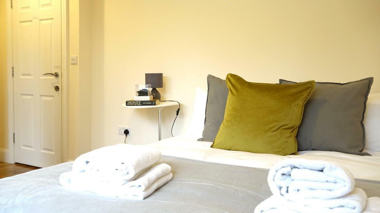 Heathrow Ensuite Rooms- Auto Check In Лондон Екстериор снимка
