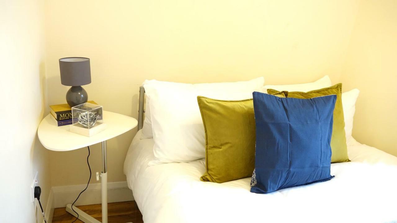 Heathrow Ensuite Rooms- Auto Check In Лондон Екстериор снимка