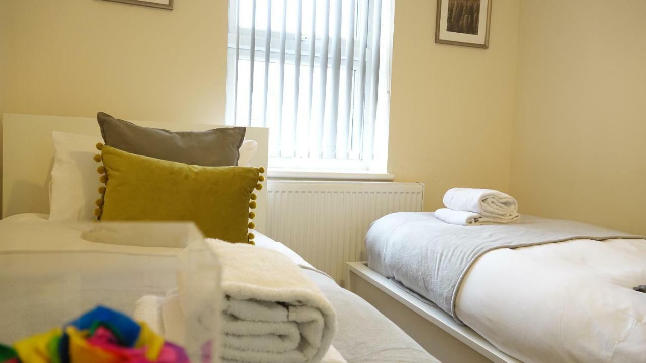 Heathrow Ensuite Rooms- Auto Check In Лондон Екстериор снимка