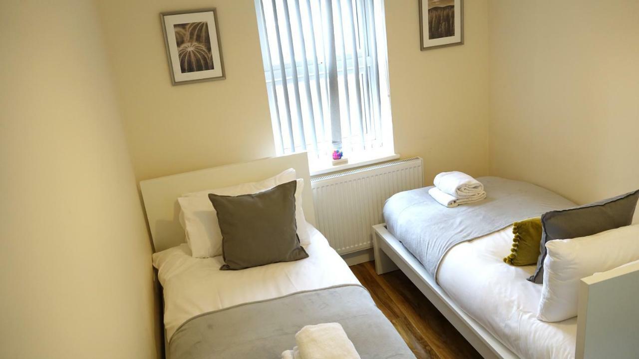Heathrow Ensuite Rooms- Auto Check In Лондон Екстериор снимка