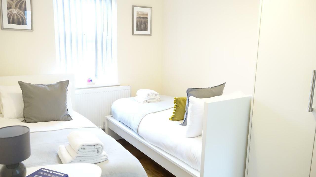 Heathrow Ensuite Rooms- Auto Check In Лондон Екстериор снимка