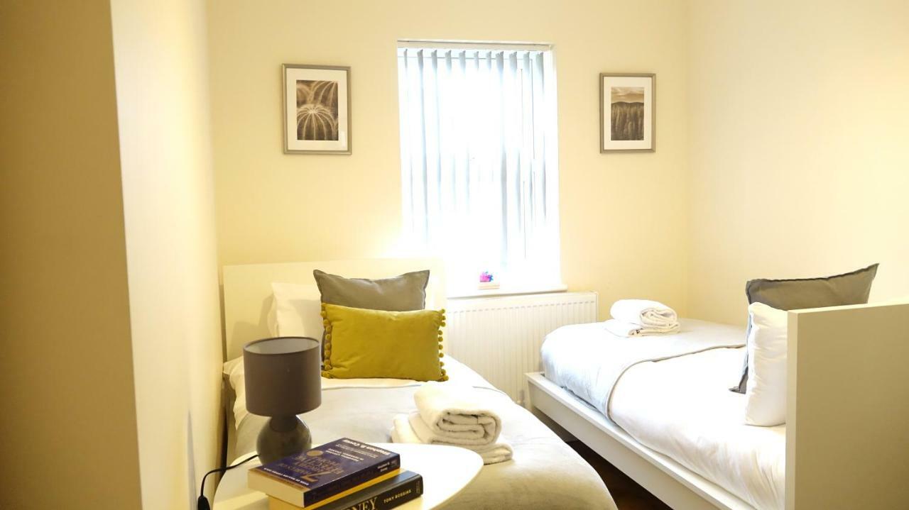 Heathrow Ensuite Rooms- Auto Check In Лондон Екстериор снимка