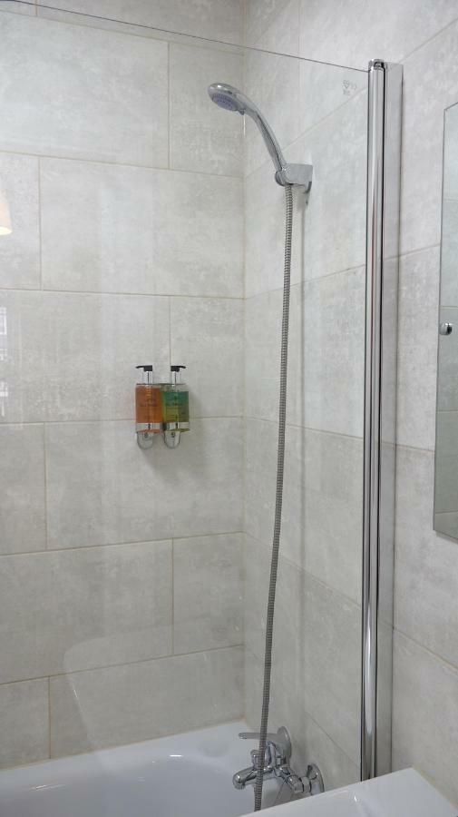 Heathrow Ensuite Rooms- Auto Check In Лондон Екстериор снимка