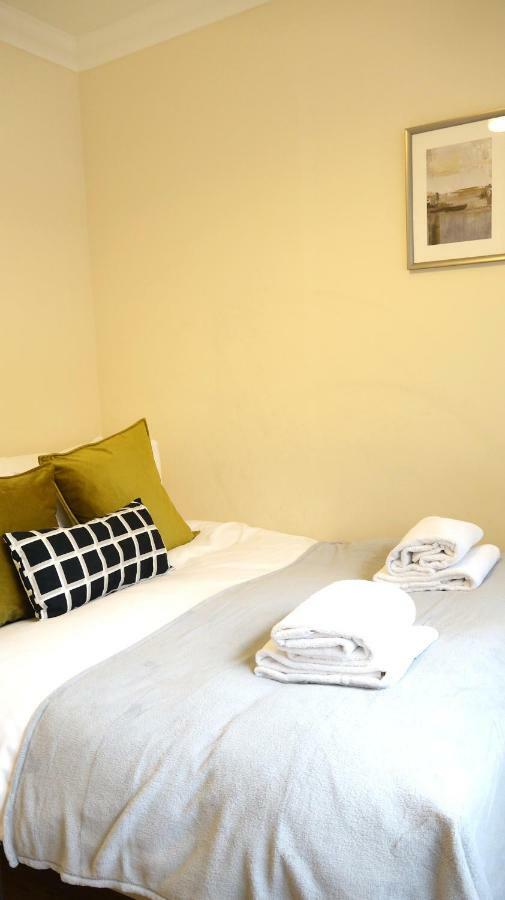 Heathrow Ensuite Rooms- Auto Check In Лондон Екстериор снимка