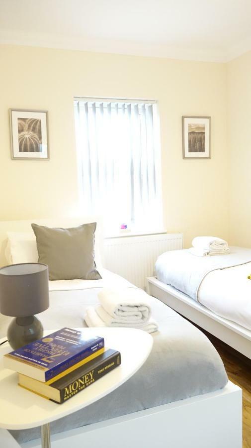 Heathrow Ensuite Rooms- Auto Check In Лондон Екстериор снимка