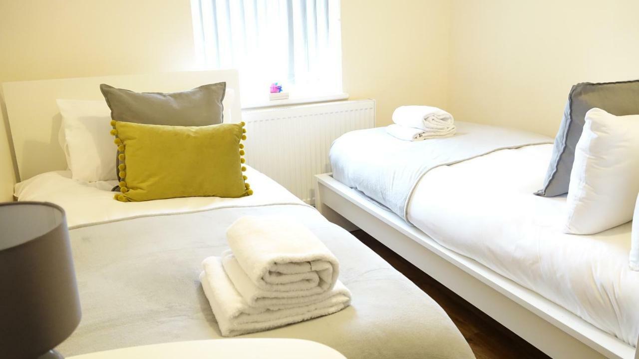 Heathrow Ensuite Rooms- Auto Check In Лондон Екстериор снимка